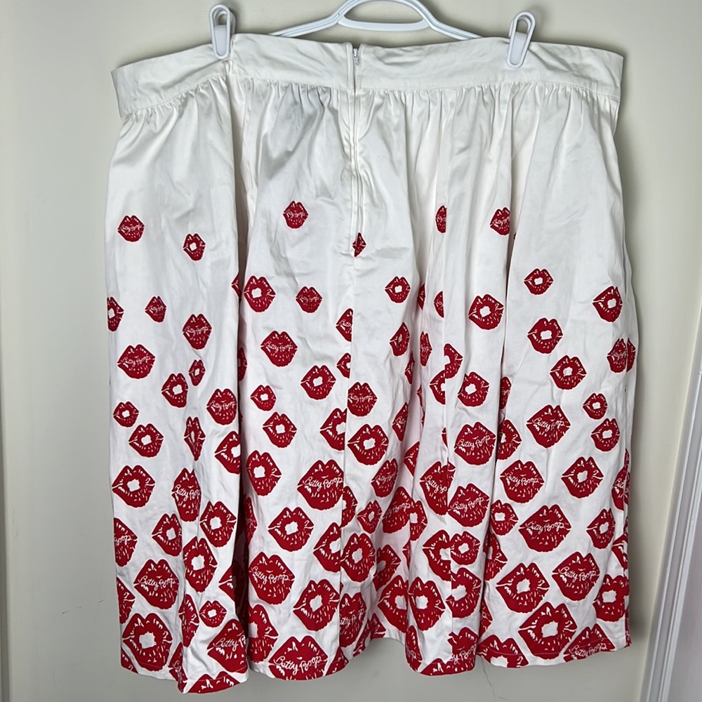 Torrid Betty Boop Runway Skater Skirt with Pockets Size 22 - Picture 6 of 10